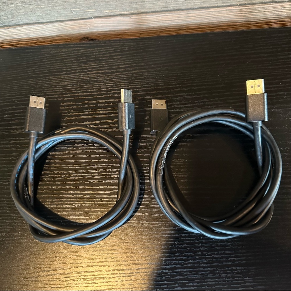 2 DisplayPort Cords — Like new
